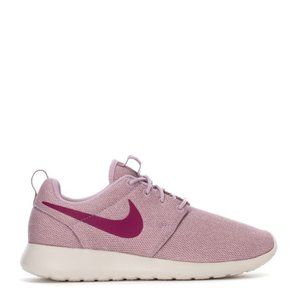 Nike Roshe 1 Sneakers in Plum/Berry